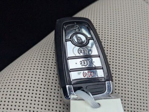 New 2026 Lincoln Corsair Reserve image 26