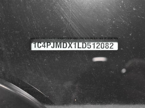 Used 2020 Jeep Cherokee Limited AWD/4WD image 32