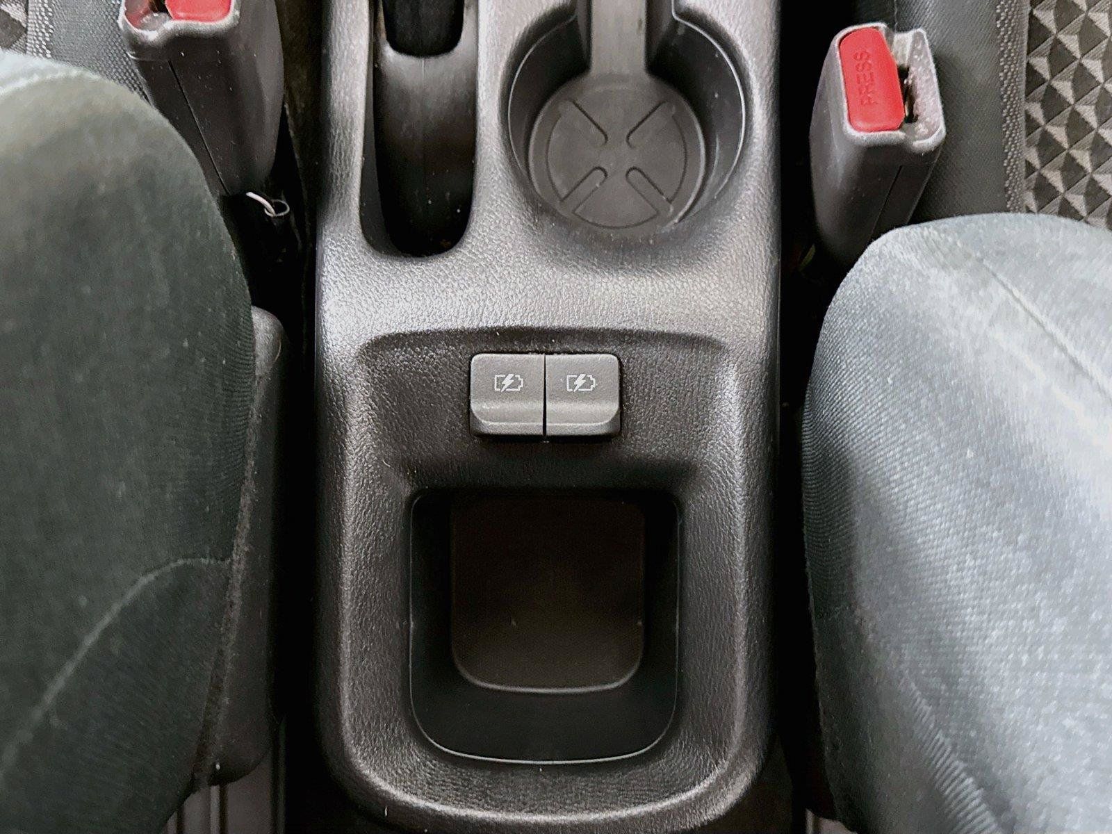 Used 2020 Nissan Versa S FWD image 30