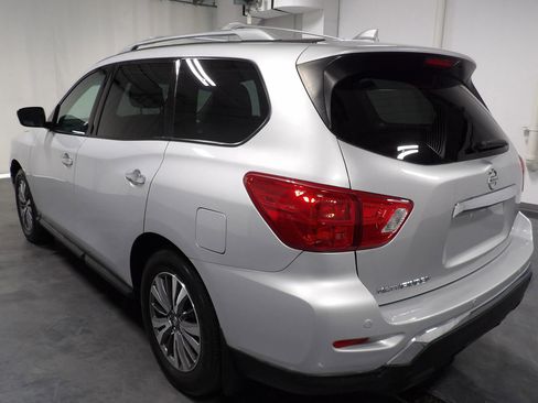 Used 2020 Nissan Pathfinder S image 6