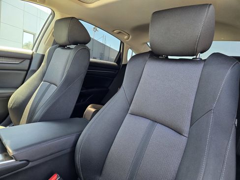 Used 2019 Honda Accord EX image 16