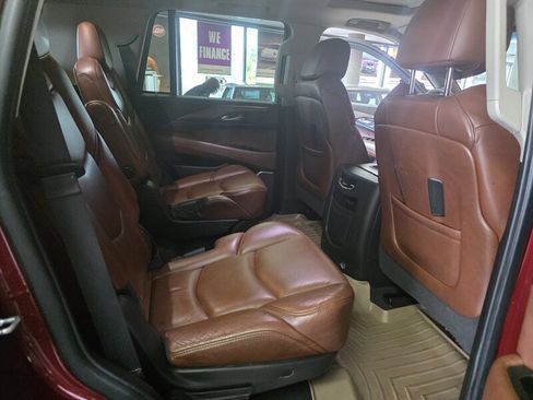Used 2019 Cadillac Escalade Premium Luxury AWD/4WD image 30