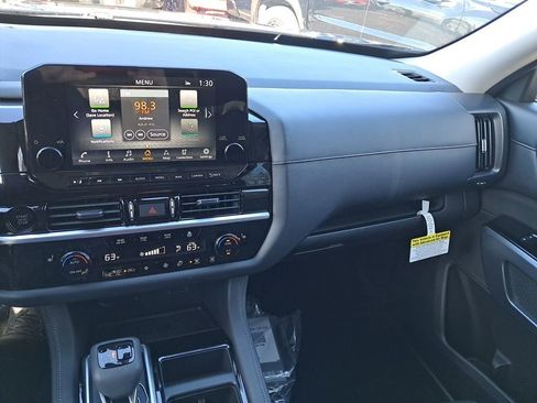 New 2025 Nissan Pathfinder SL w/ Lighting Package (N92) image 32