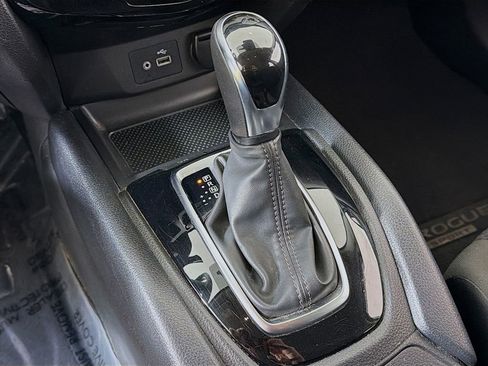 Used 2021 Nissan Rogue Sport S image 30