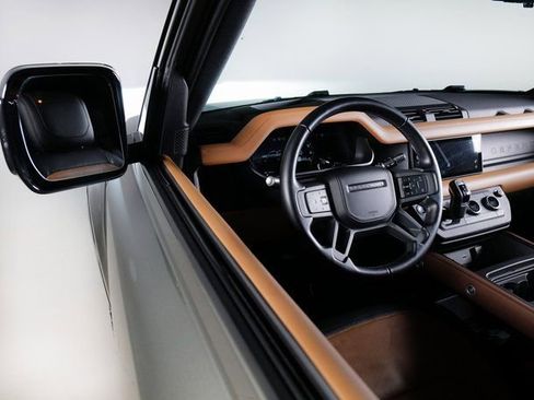 Used 2021 Land Rover Defender 90 X image 24