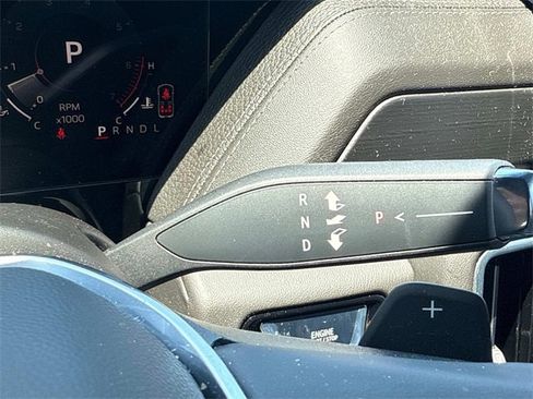 Certified 2025 GMC Yukon XL Denali w/ Sun & Power Step Package image 32