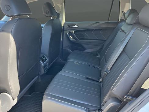 Certified 2023 Volkswagen Tiguan SE w/ Panoramic Sunroof Package FWD image 14