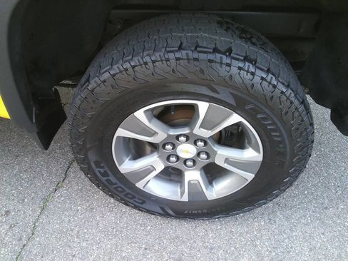 Used 2015 Chevrolet Colorado Z71 w/ Trail Boss Edition image 9