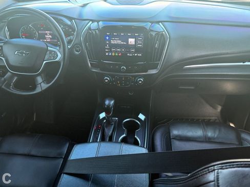 Used 2023 Chevrolet Traverse RS FWD image 14