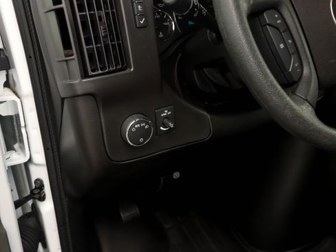 Used 2025 Chevrolet Express 2500 w/ Driver Convenience Package image 22