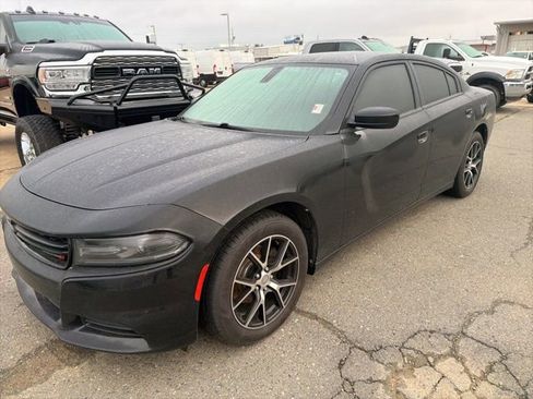 Used 2019 Dodge Charger SXT image 5