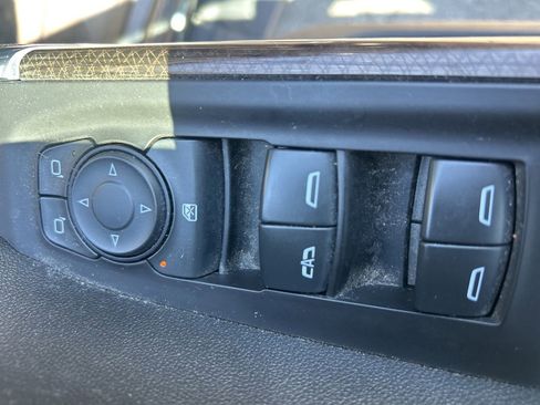 Used 2021 Chevrolet Silverado 1500 LT Trail Boss w/ Convenience Package II AWD/4WD image 16