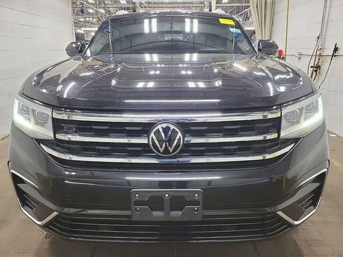 Used 2021 Volkswagen Atlas Cross Sport SE image 2