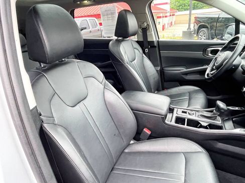 Used 2024 Kia Sorento S w/ Panoramic Sunroof Package AWD/4WD image 10