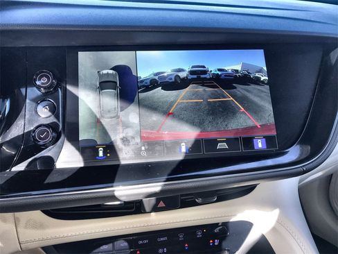 Used 2023 Buick Envision Avenir image 17