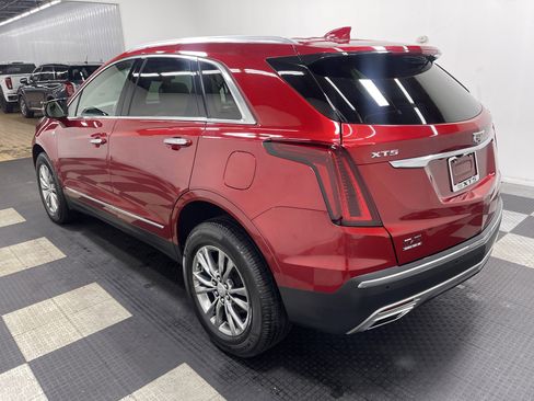 Used 2021 Cadillac XT5 Premium Luxury FWD image 2