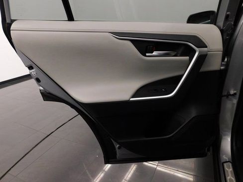 Used 2019 Toyota RAV4 Limited image 26