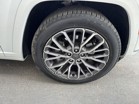 Used 2023 Jeep Grand Cherokee L Summit image 46