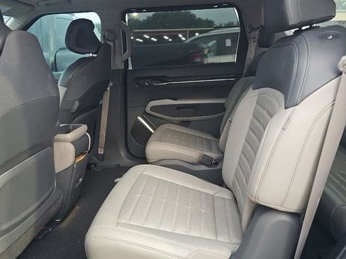Used 2024 Kia EV9 Land AWD/4WD image 9