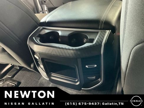 Used 2025 RAM 1500 Big Horn AWD/4WD image 16
