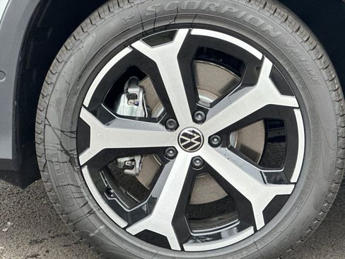 New 2026 Volkswagen Tiguan SE AWD/4WD image 23