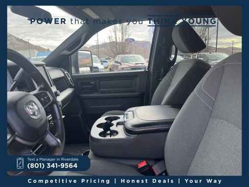 Used 2024 RAM 3500 Tradesman w/ Chrome Appearance Group image 16