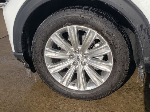 Used 2020 Ford Explorer Limited w/ Class III Trailer Tow Package image 44