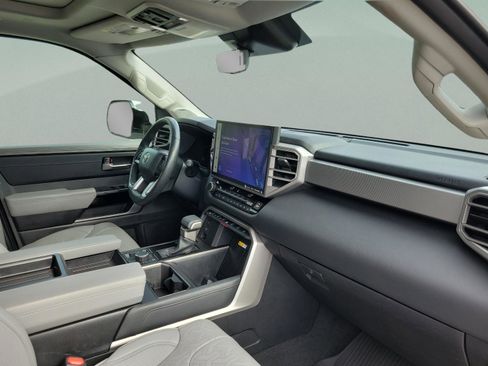 Used 2024 Toyota Tundra Limited AWD/4WD image 16