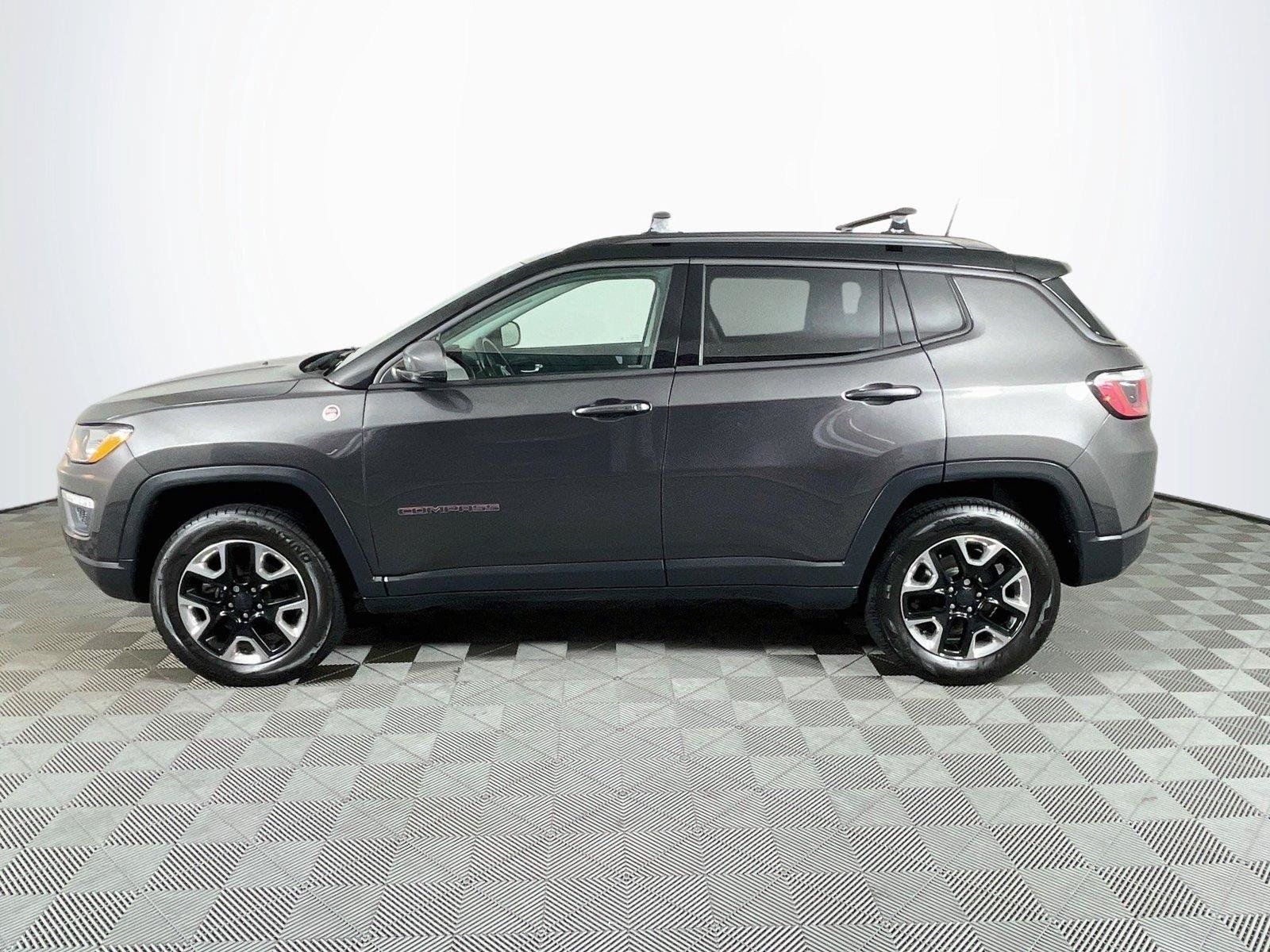 Used 2018 Jeep Compass Trailhawk w/ Cold Weather Group AWD/4WD image 4