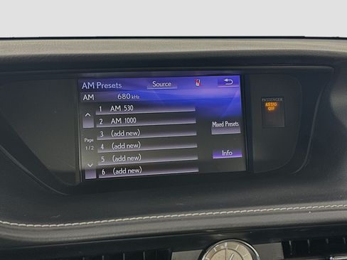 Used 2017 Lexus ES 300h w/ Luxury Package FWD image 21