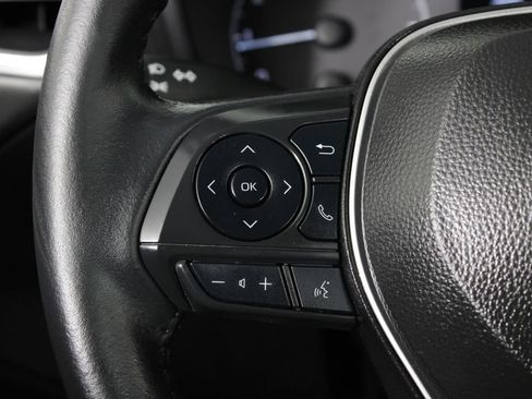 Used 2025 Toyota Corolla Cross LE image 22