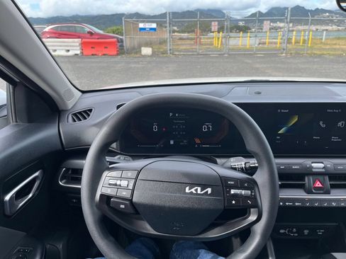 Used 2025 Kia K4 FWD image 29