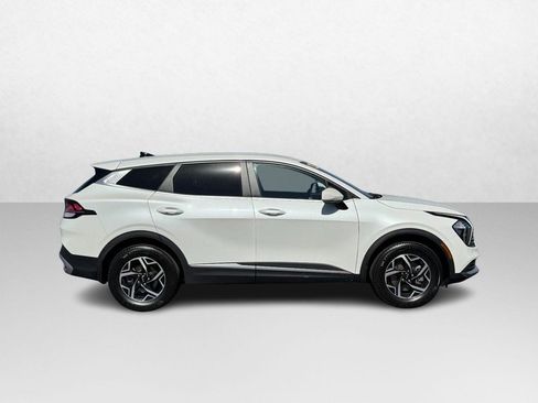 Used 2023 Kia Sportage LX AWD/4WD image 2