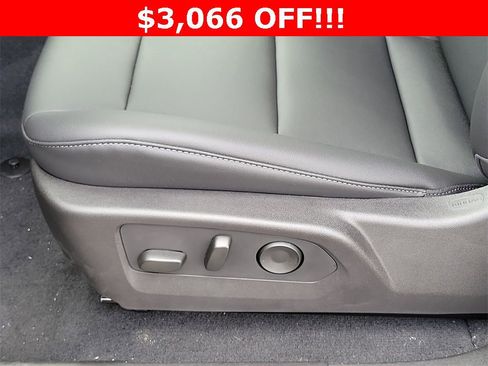 New 2025 Chevrolet Colorado LT w/ LT Convenience Package image 13