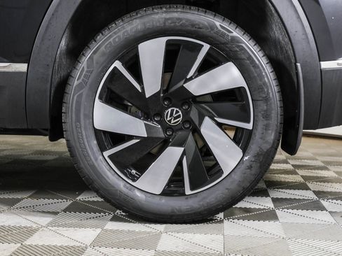 New 2026 Volkswagen Atlas Cross Sport SEL image 18