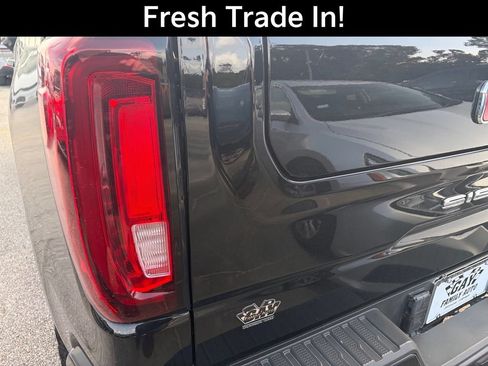 Used 2024 GMC Sierra 1500 AT4 w/ Technology Package AWD/4WD image 8