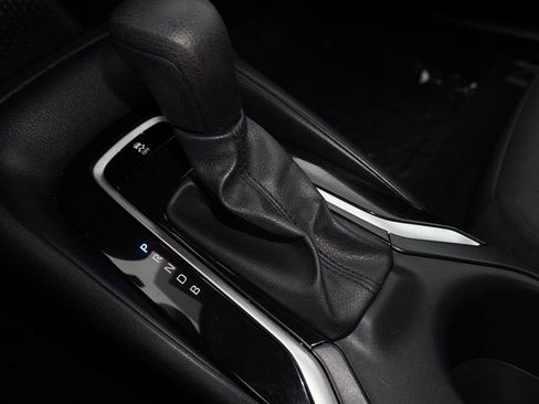 Certified 2025 Toyota Corolla LE image 17