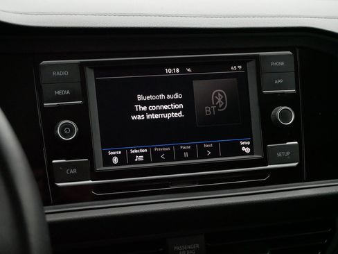 Used 2019 Volkswagen Jetta SE w/ Cold Weather Package image 22