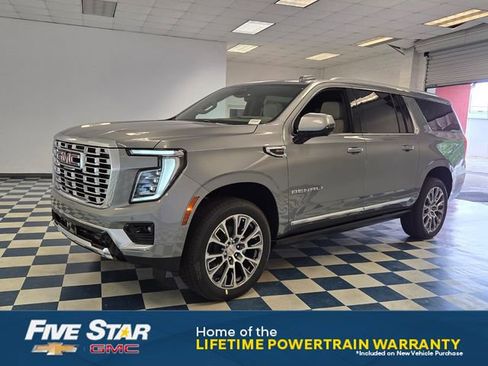 New 2026 GMC Yukon XL Denali w/ Denali Reserve Package AWD/4WD image 3