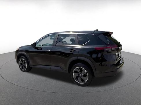 Used 2025 Nissan Rogue SV FWD image 10