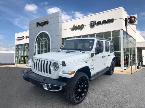 Used 2021 Jeep Wrangler Unlimited Sahara w/ Cold Weather Group image 4