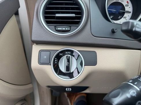 Used 2012 Mercedes-Benz C 300 4MATIC Sedan image 15