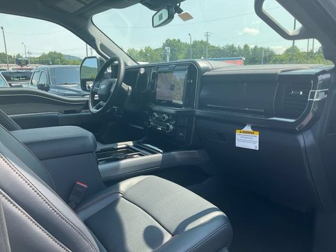 New 2026 Ford F250 Lariat w/ Black Appearance Package AWD/4WD image 11