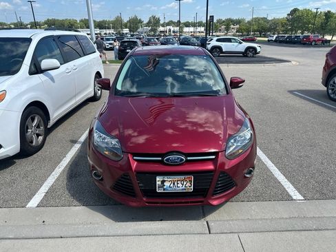 Used 2013 Ford Focus Titanium FWD image 3
