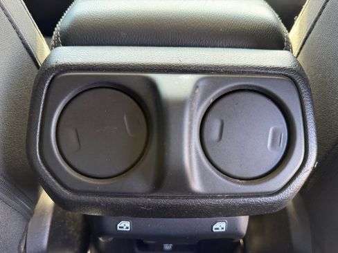 Used 2018 Jeep Wrangler Unlimited Sahara w/ Uconnect 4C Nav & Sound Group AWD/4WD image 32