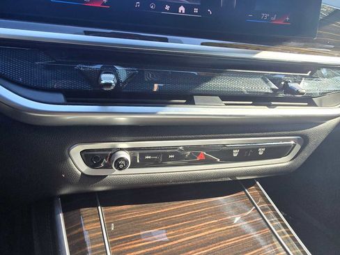 Used 2025 BMW X5 xDrive50e image 31