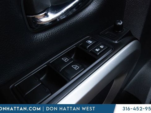 Used 2021 Nissan Titan SV w/ SV Convenience Package AWD/4WD image 10