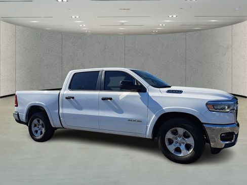Used 2025 RAM 1500 Big Horn RWD image 3