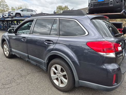 Used 2013 Subaru Outback 2.5i Premium AWD/4WD image 7