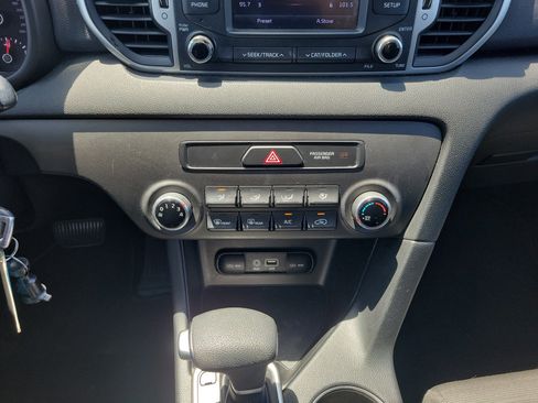 Used 2018 Kia Sportage LX FWD image 14